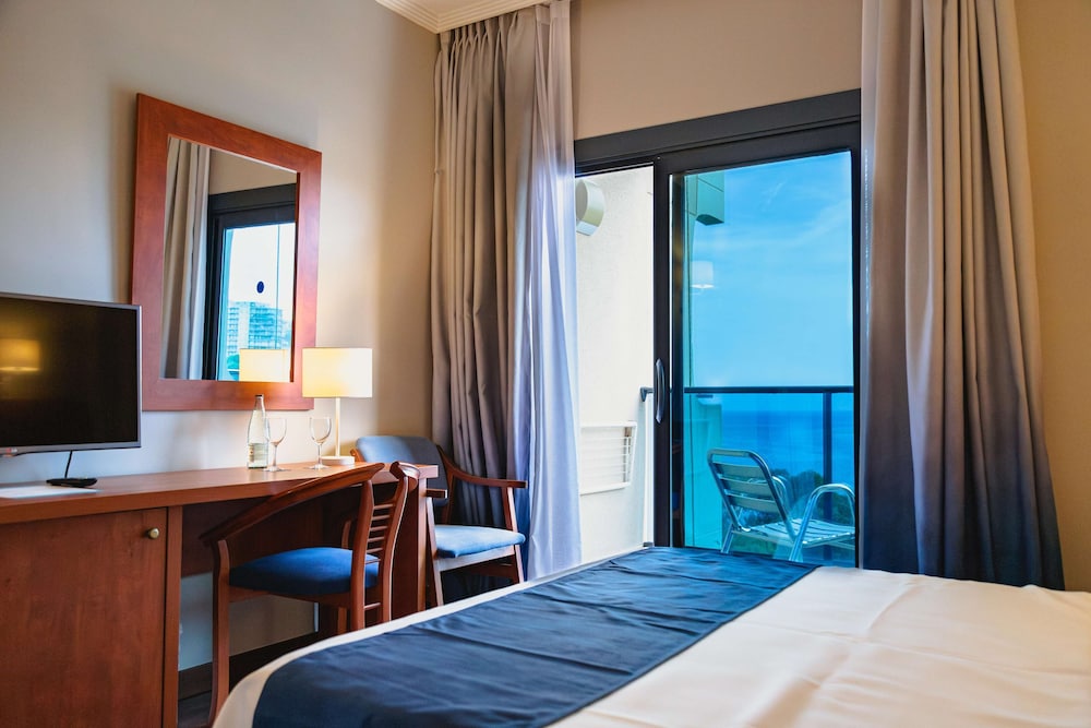 Double Room, Sea View (2 Adults + 1 child) - Photo 8