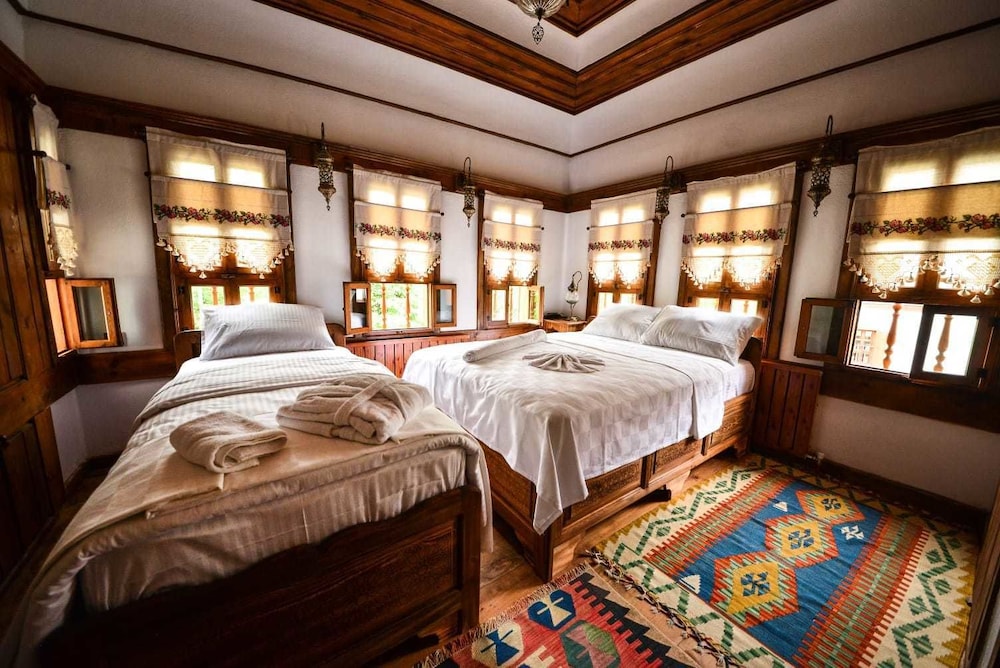 Deluxe Triple Room photo 2