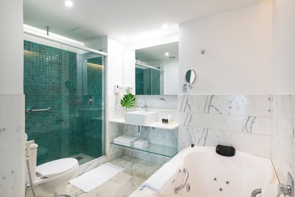 Junior Suite, Beachside thumbnail 5
