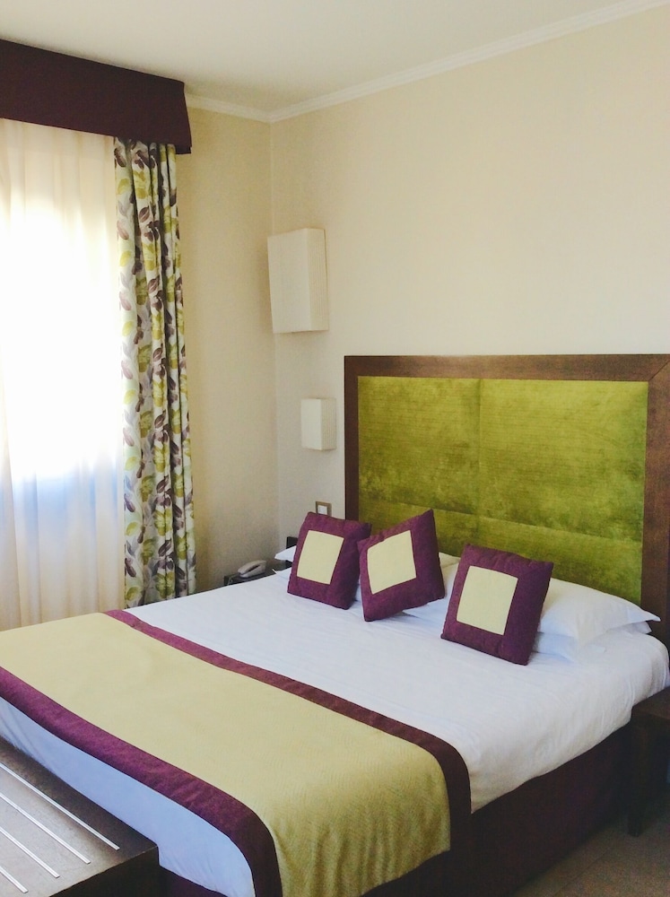 Standard Double Room, City View photo 3