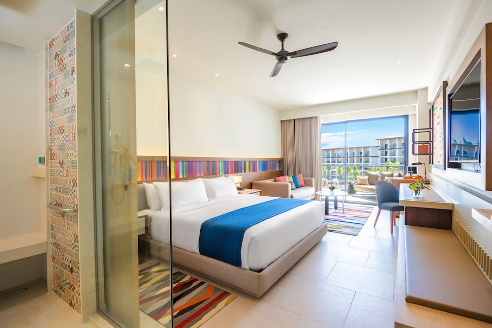 Resort View Junior Suite King