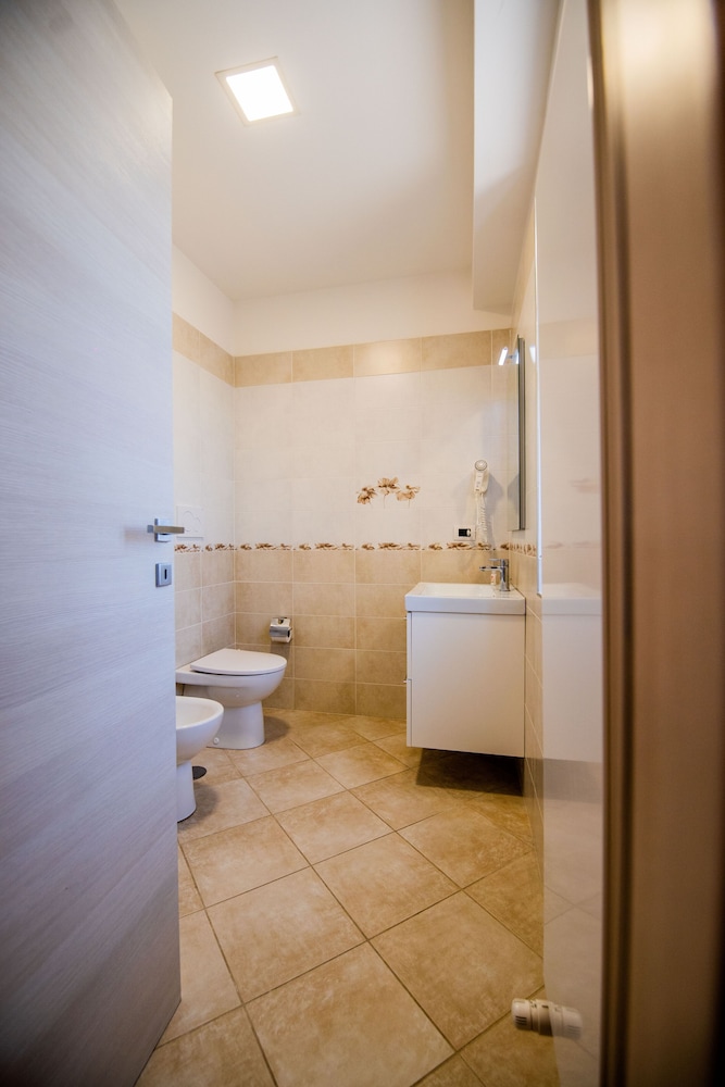 Comfort Quadruple Room - Photo 16
