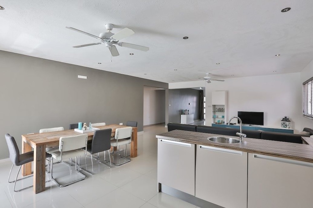 Villa photo 3