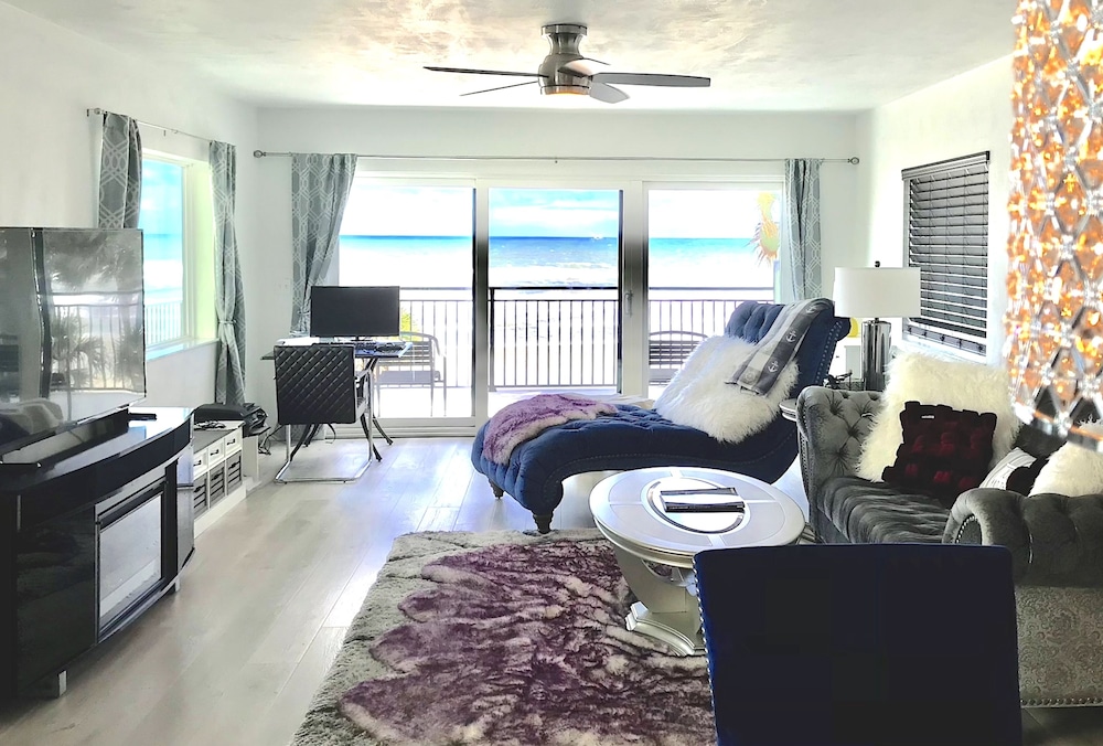 Presidential Suite, 2 Bedrooms, Kitchen, Ocean View photo 2