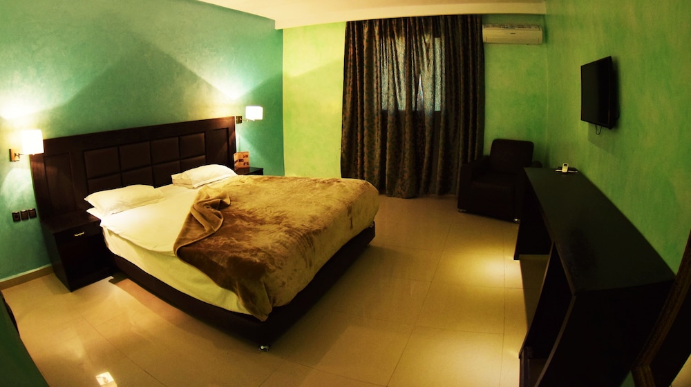 Standard Double or Twin Room photo 3