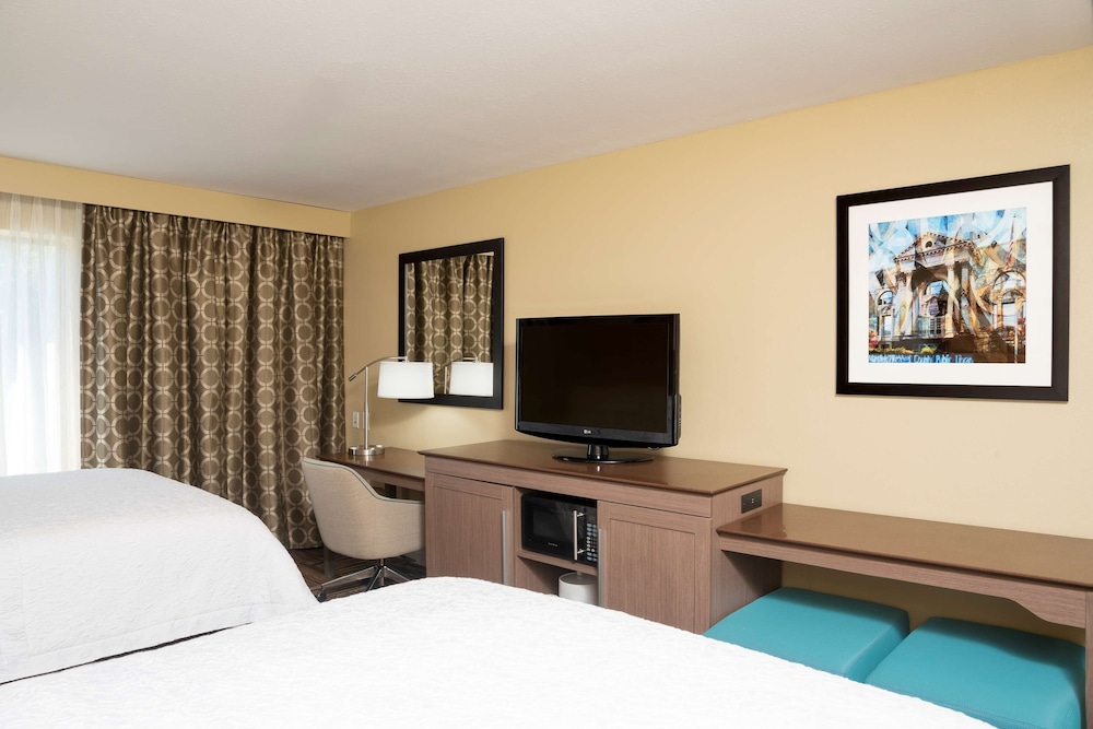 Room, 2 Queen Beds photo 3
