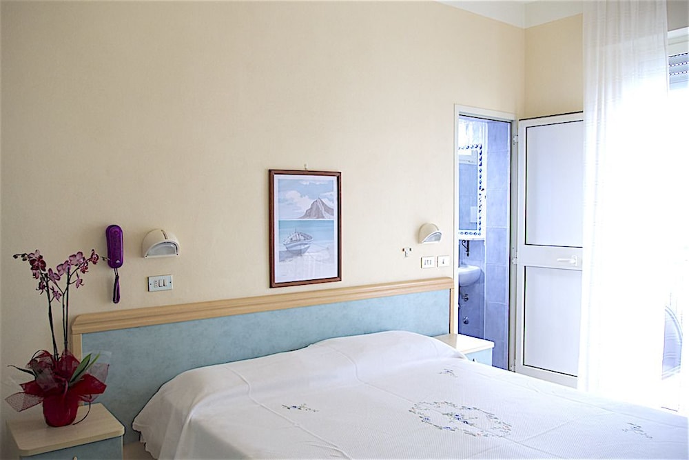 Traditional Double Room, Sea View photo 1