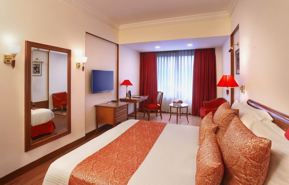 Executive Room - Photo 8