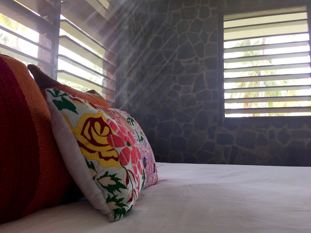 Standard Bungalow, 1 King Bed, Beach View photo 1