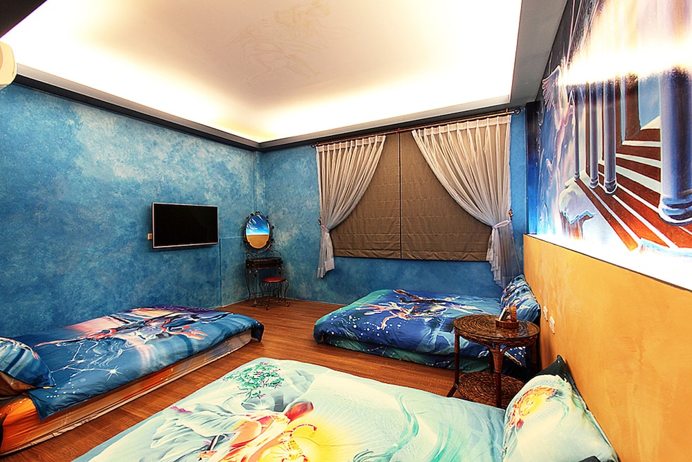 Family Room (3D Embossed) photo 3