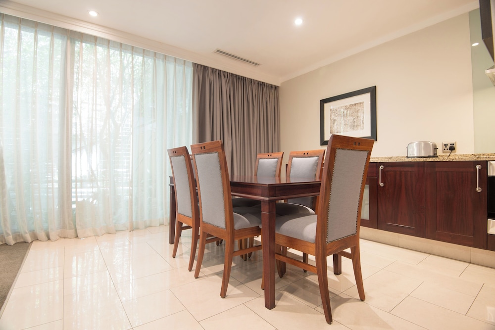 Suite, 1 Bedroom - Photo 3