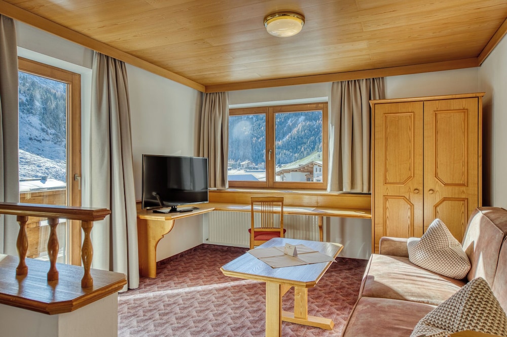 Double Room, Mountain View photo 3