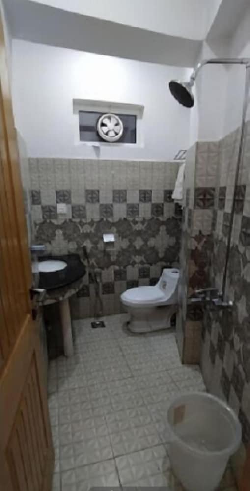 Standard Double or Twin Room photo 3