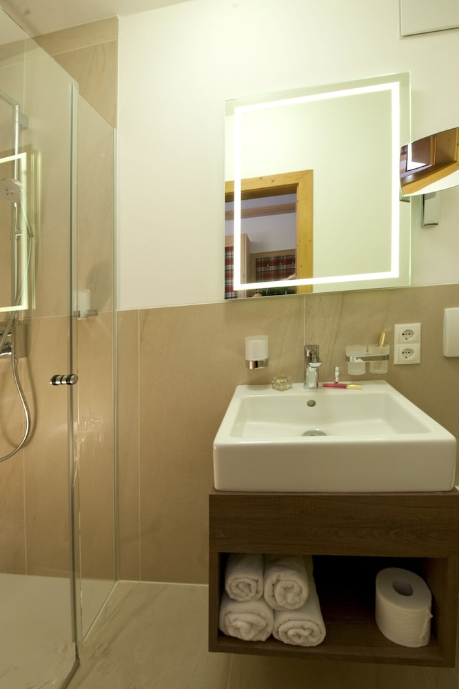 Standard Double Room - Photo 5