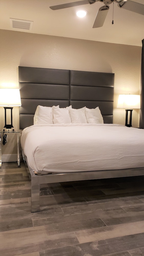 Suite, 2 Bedrooms photo 1