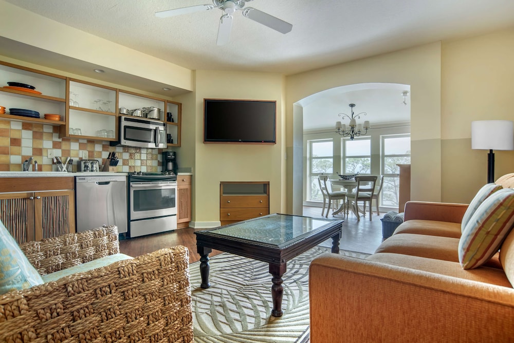 1 BEDROOM BAY VIEW KING SUITE 2 BATH - Photo 4