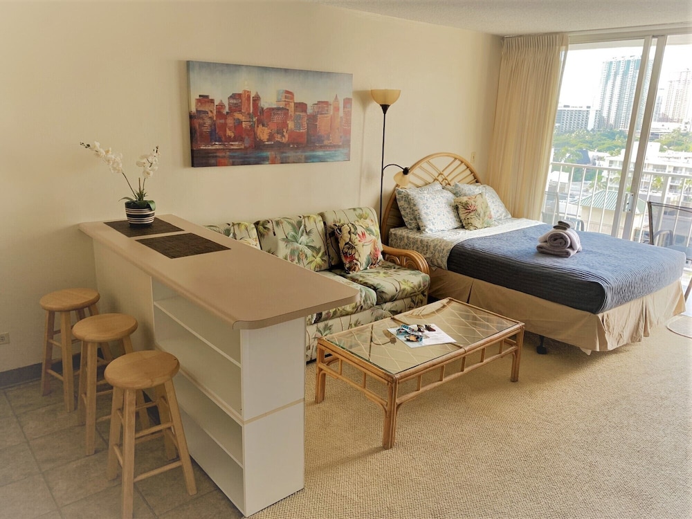 Standard Studio, 1 Queen Bed with Sofa bed, Kitchen (F13A10)