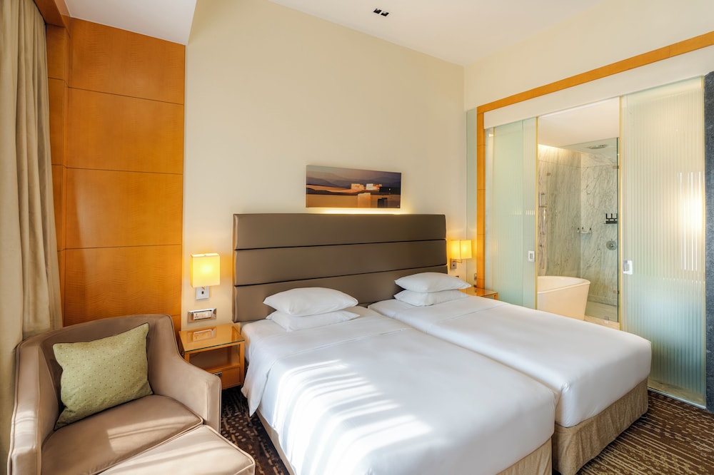 Club Room, 2 Twin Beds - Photo 7