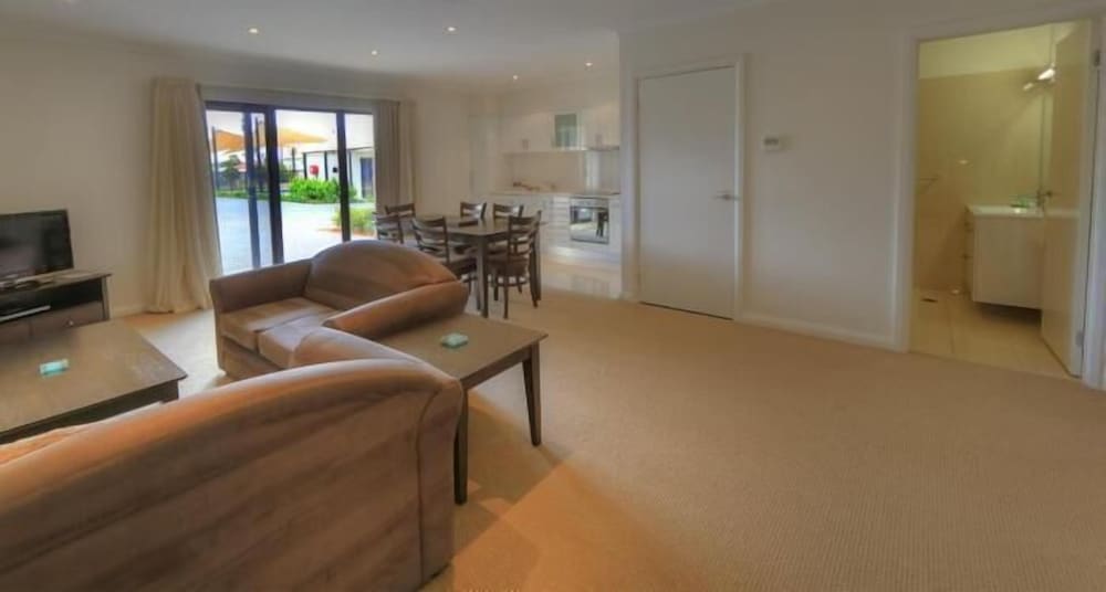 Standard Suite, 2 Bedrooms, Non Smoking, Kitchen (Apartment) photo 3