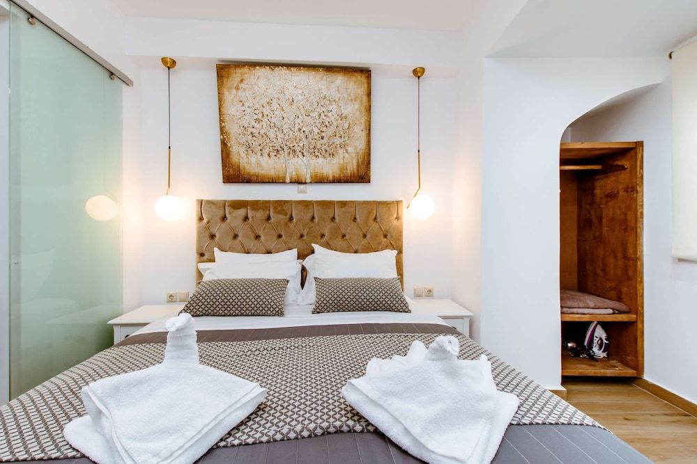 Double Room - Photo 11