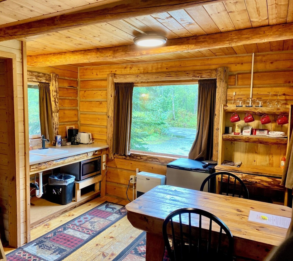 Snoozin Moose Cabin photo 2