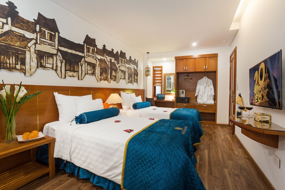 Family Quadruple Room, 2 Queen Beds