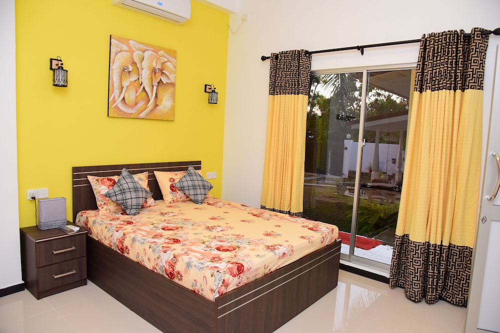 Luxury Double or Twin Room, Mixed Dorm, Garden View photo 2