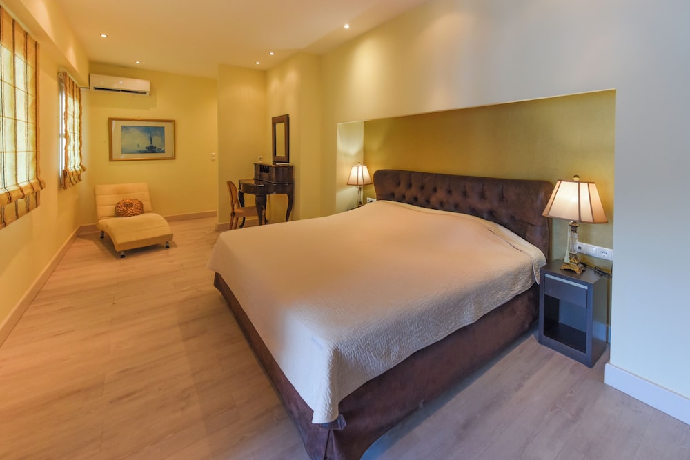 Executive Suite Sea View