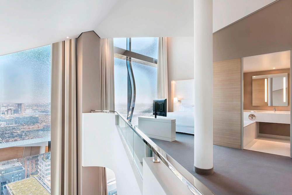 Suite, 1 King Bed with Sofa bed thumbnail 5