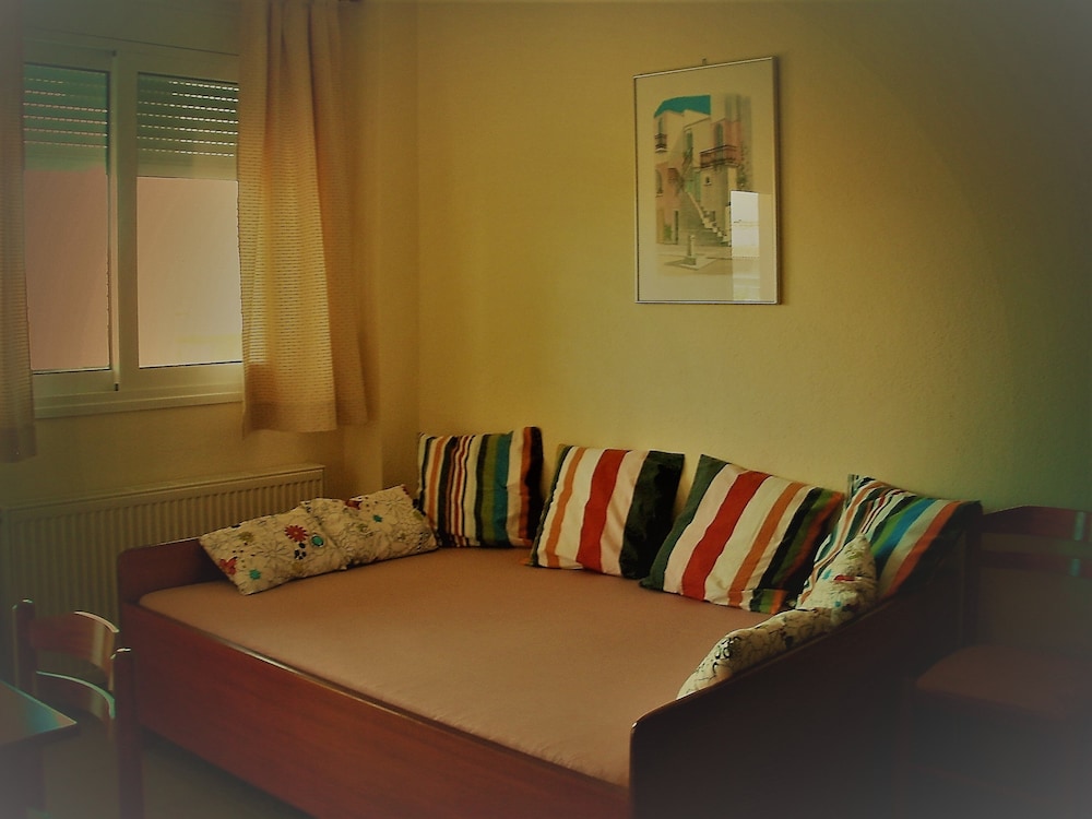 Triple Room, Multiple Beds, Non Smoking, Sea View photo 2