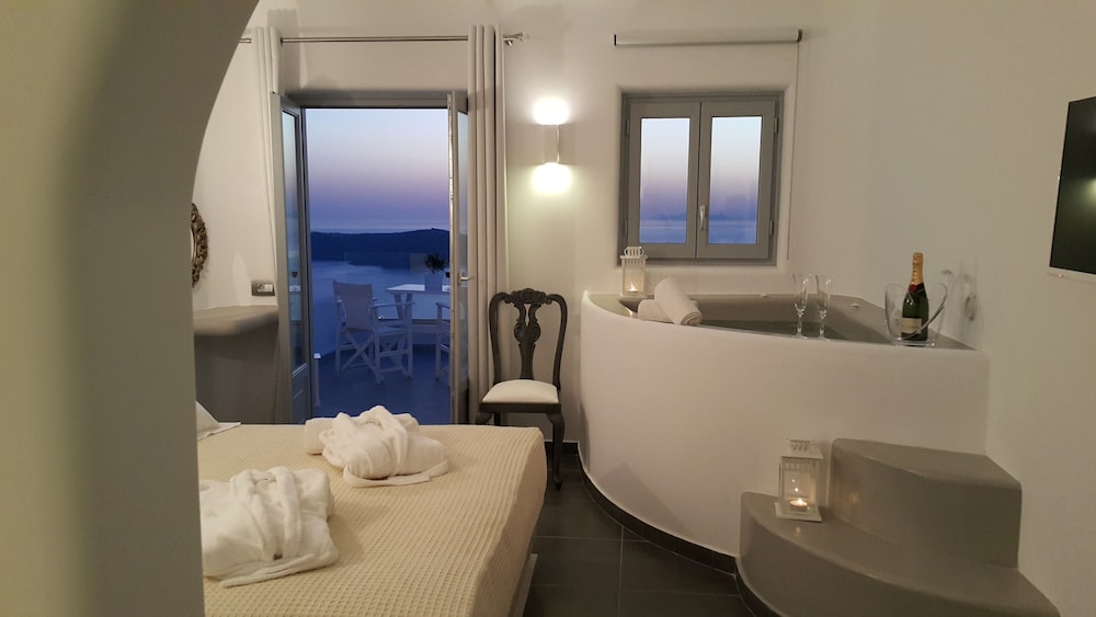 Deluxe Suite, Jetted Tub, Sea View