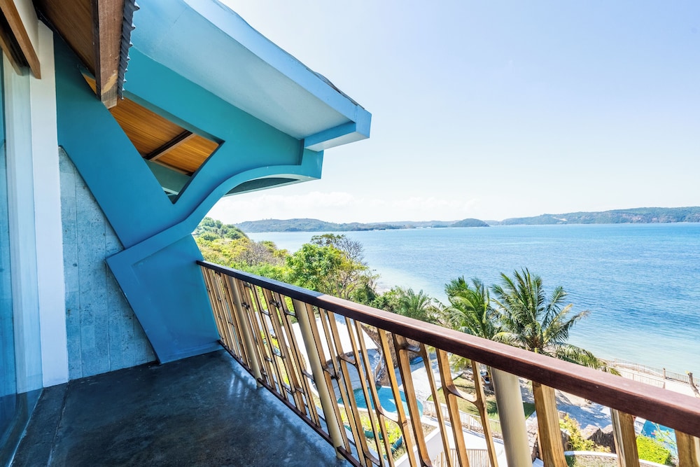 Deluxe Room, Multiple Beds, Sea View