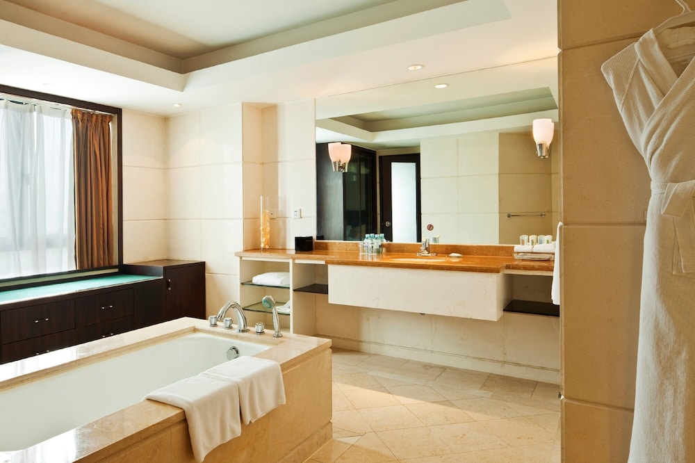 Executive Room - Photo 7