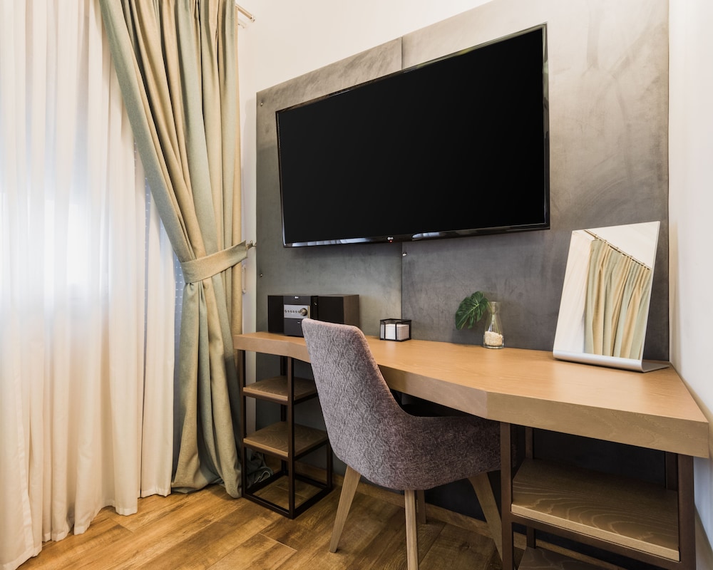 Executive Apartment, 1 Queen Bed with Sofa bed, Balcony photo 2