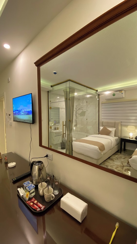 Deluxe Room, 2 Twin Beds photo 2