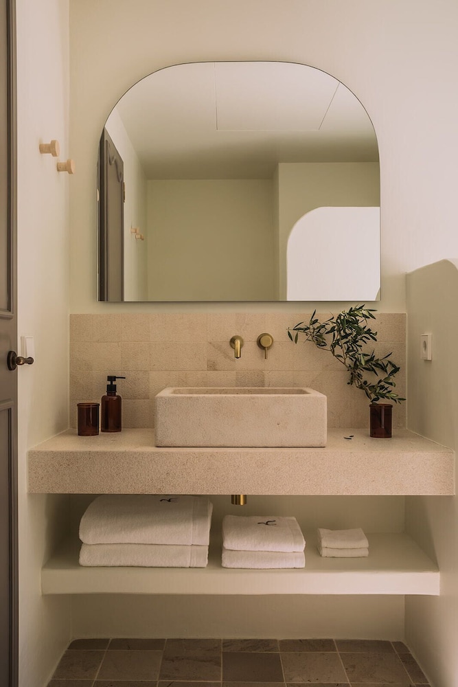 Standard Double or Twin Room photo 3
