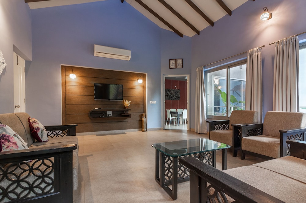 Superior Villa photo 2