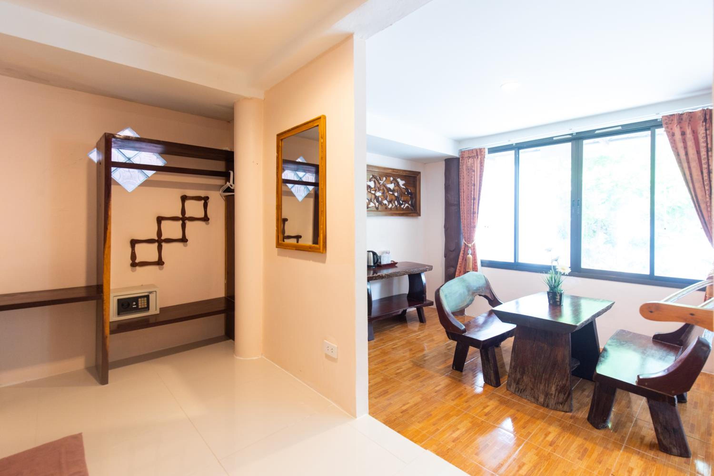 Family Room with Sea View photo 3