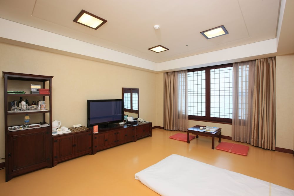 [La Vista PKG + 1 Pasta] Standard Room (Ondol) photo 2