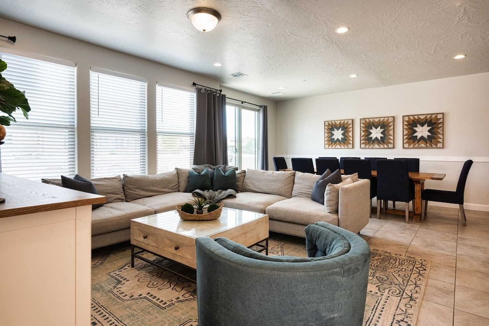 Townhome, 6 Bedrooms