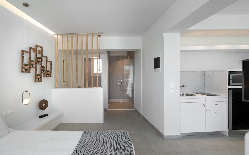 Deluxe Suite, Sea View photo 2