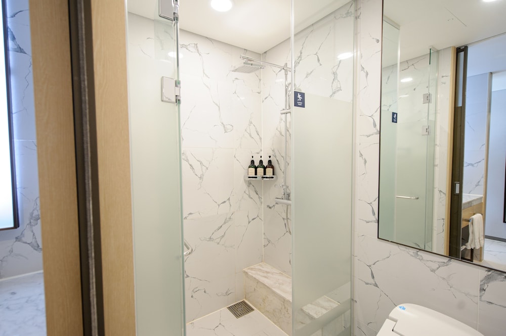 Executive Ocean Twin Room(Executive Lounge breakfast/happy hour for 2+GRO desk check-in/out) photo 3