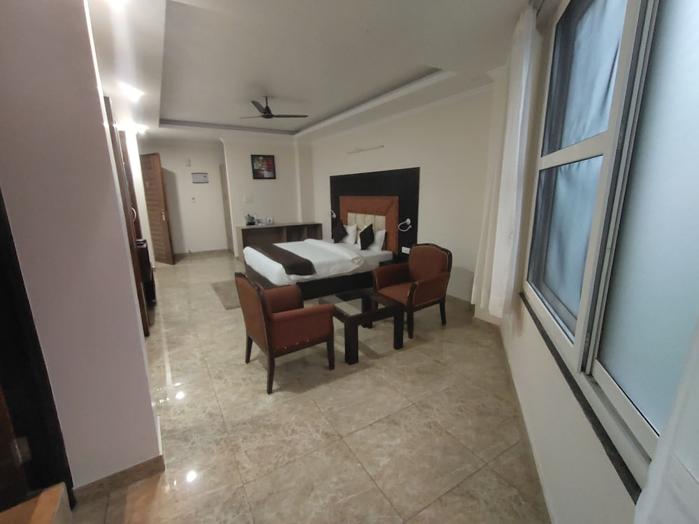Economy Room - Photo 5