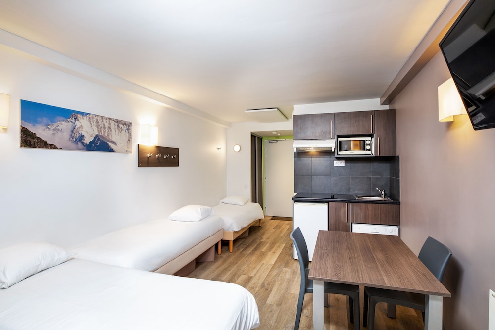 Family Apartment, 2 Bedrooms, Balcony
