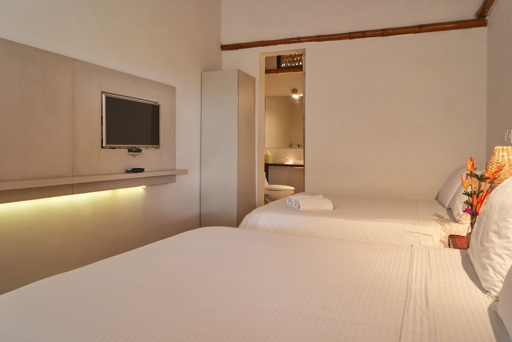 Deluxe Twin Room photo 2