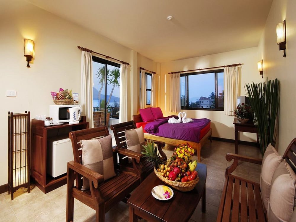 Villa photo 2