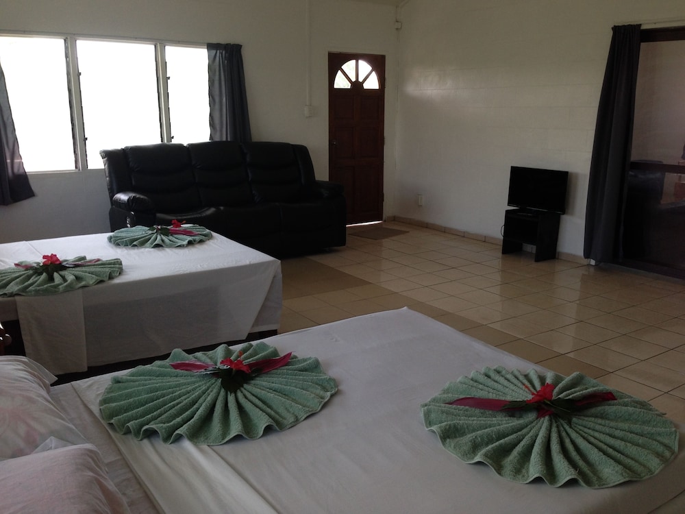 Family Room photo 3