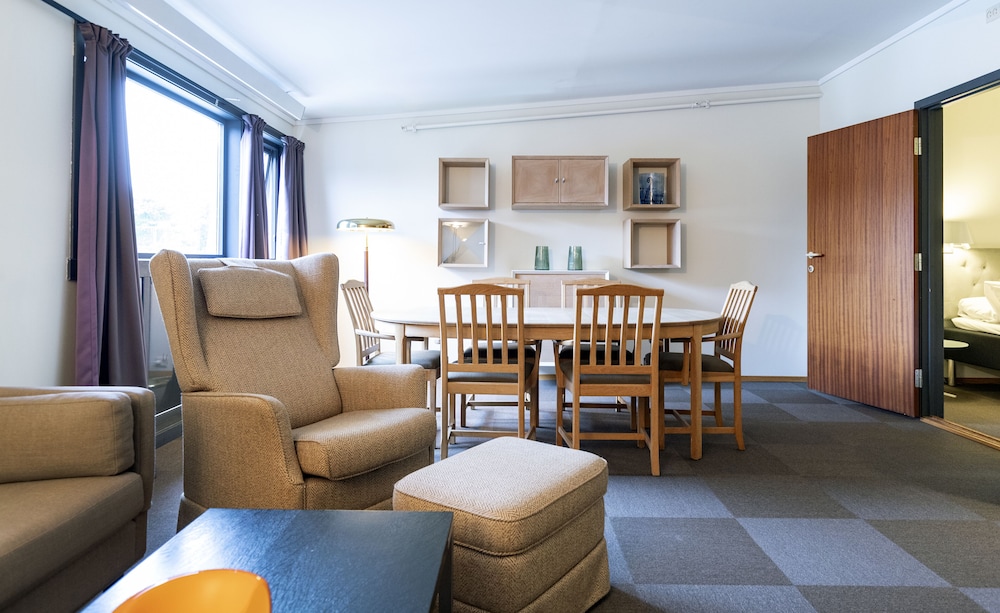 Suite - Photo 3