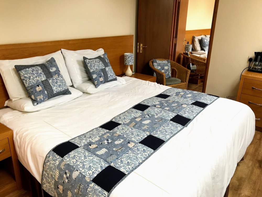 Comfort Double or Twin Room, Ensuite photo 2