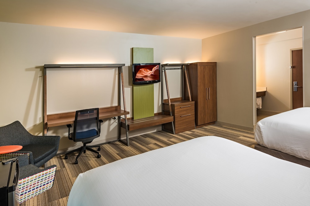 Standard Room, 1 Queen Bed, Accessible (Mobility, Accessible Tub)